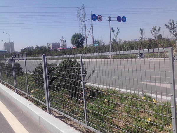 綠化帶護欄網(wǎng)圖片3 綠化帶護欄網(wǎng)圖片3